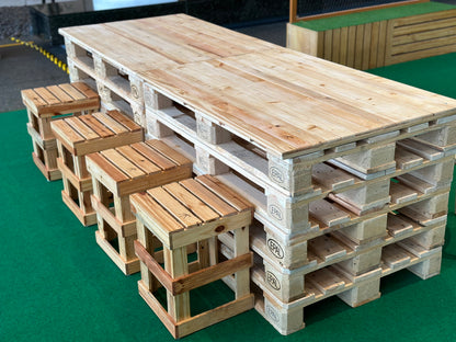 Recycled pallet tables with table top